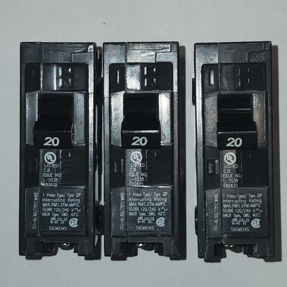 Lot of 3 Siemens Circuit Breaker 20Amps Single Pole Unit Q120 120-240V 60hz